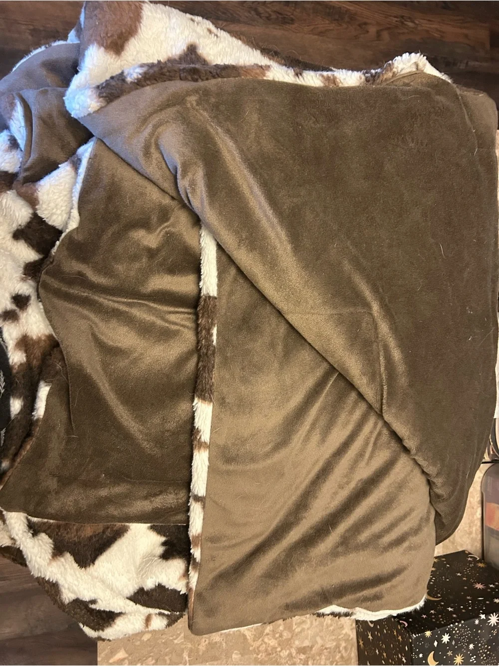 Dutton Ranch Yellowstone Buffalo Throw Blanket & pillow- Cream & Brown